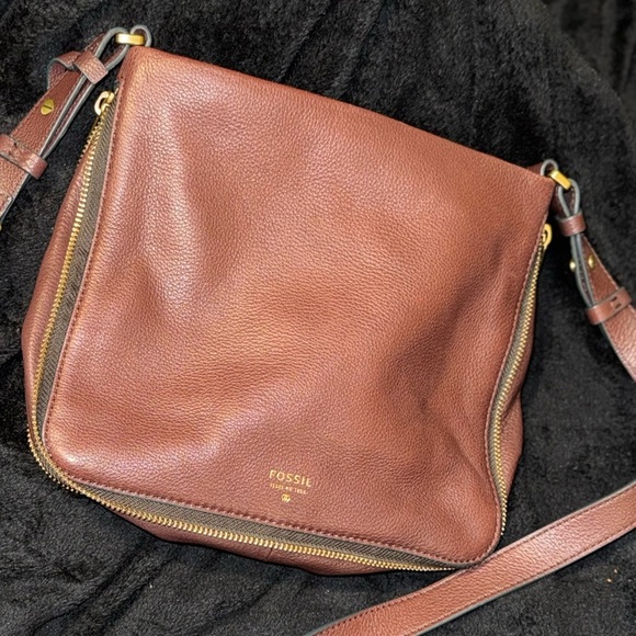 FossilL leather crossbody bag! Preloved - Picture 6 of 15